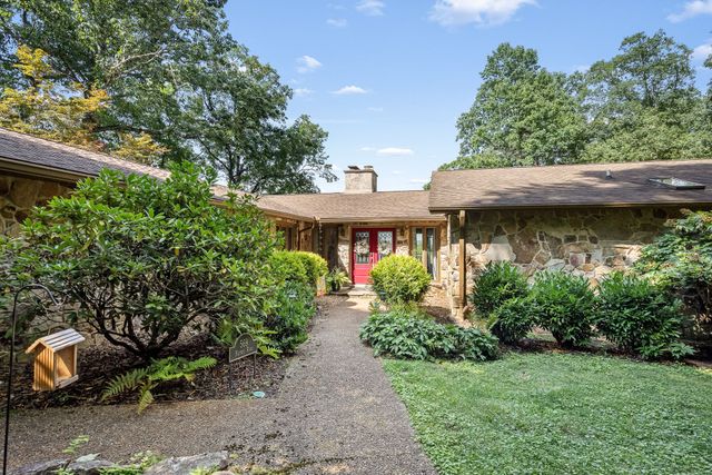 569 Haynes Rd, Sewanee, TN 37375
