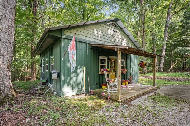 569 Haynes Rd, Sewanee, TN 37375