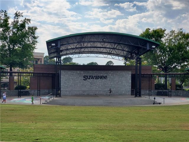 3941 Savannah Square Street, Suwanee, GA 30024