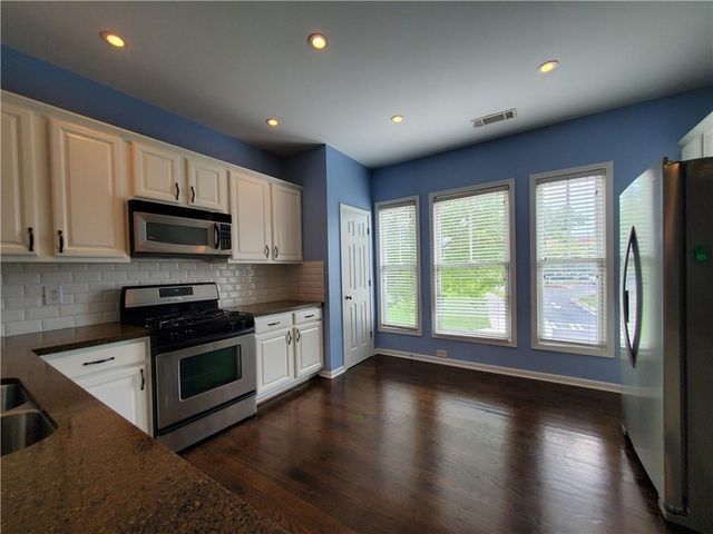 3941 Savannah Square Street, Suwanee, GA 30024