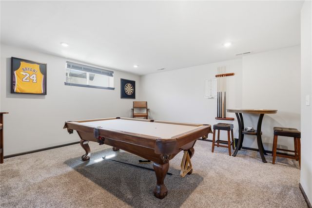 2124 Shady Grove Road SW, Cedar Rapids, IA 52404