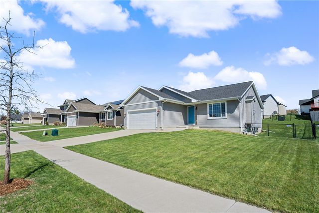 2124 Shady Grove Road SW, Cedar Rapids, IA 52404