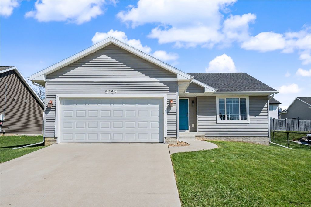2124 Shady Grove Road SW, Cedar Rapids, IA 52404