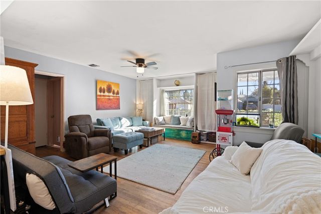 17415 Collins Street, Encino, CA 91316