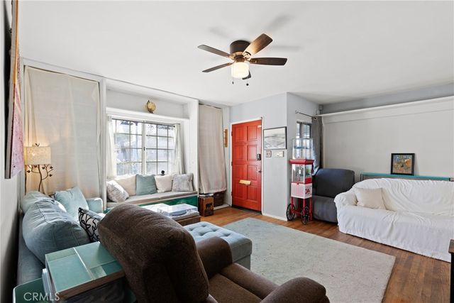 17415 Collins Street, Encino, CA 91316