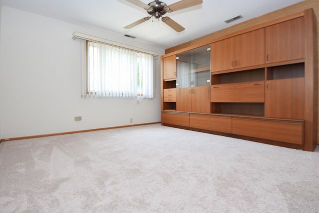 50 Ridgewood Road, Elk Grove Village, IL 60007