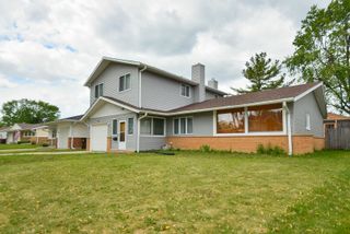 50 Ridgewood Road, Elk Grove Village, IL 60007