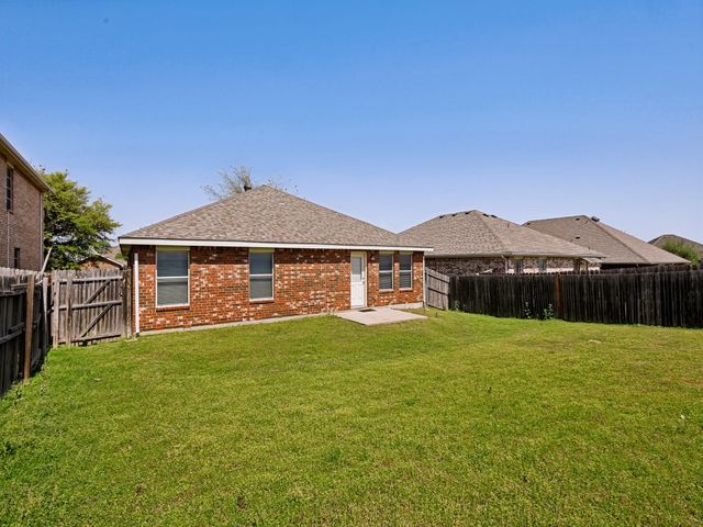 1442 Whitewater Drive, Little Elm, TX 75068