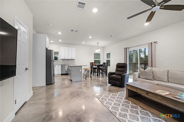 446 W Overlook Drive, Canyon Lake, TX 78133