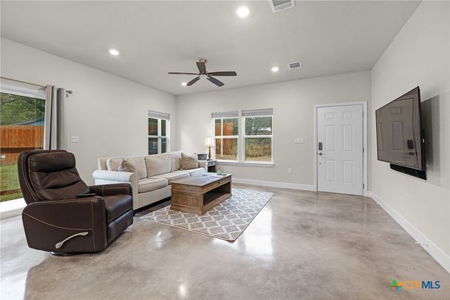 446 W Overlook Drive, Canyon Lake, TX 78133