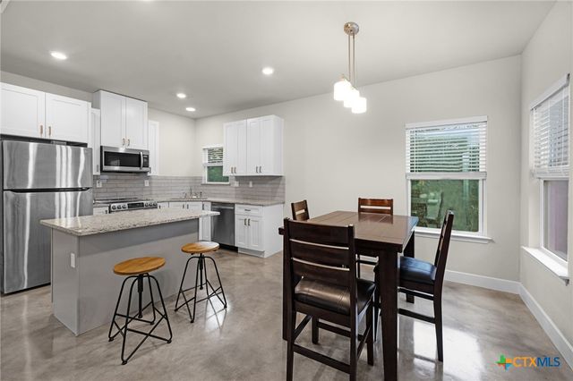 446 W Overlook Drive, Canyon Lake, TX 78133