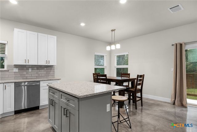 446 W Overlook Drive, Canyon Lake, TX 78133