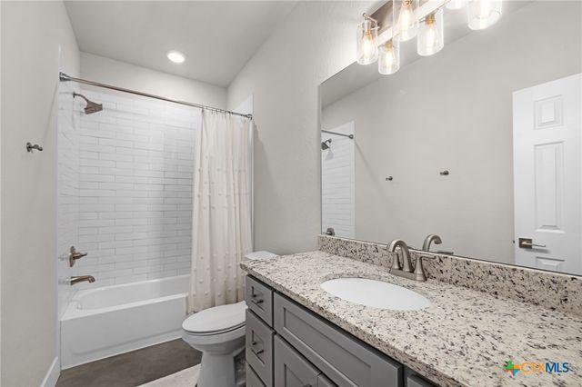 446 W Overlook Drive, Canyon Lake, TX 78133