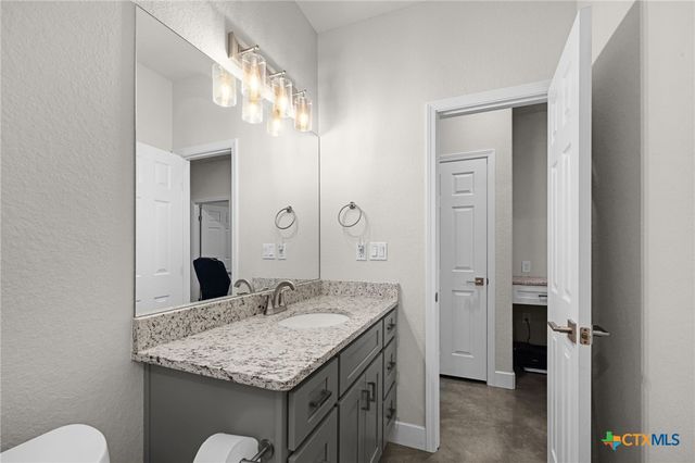 446 W Overlook Drive, Canyon Lake, TX 78133