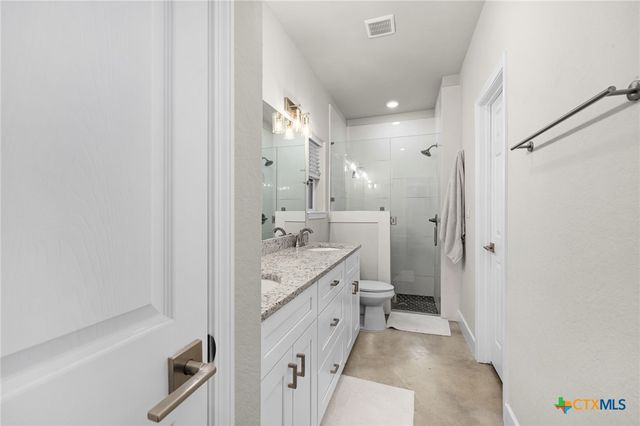 446 W Overlook Drive, Canyon Lake, TX 78133