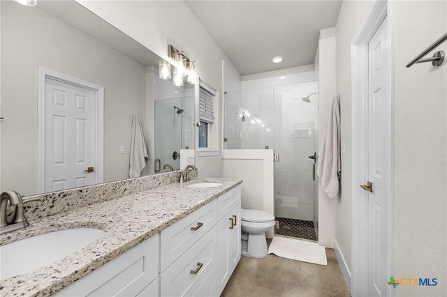 446 W Overlook Drive, Canyon Lake, TX 78133