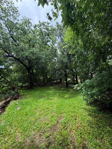 5935 Glenhurst Drive, Houston, TX 77033