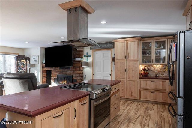 2451 Nugget Loop, Fairbanks, AK 99709