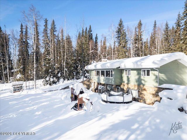 2451 Nugget Loop, Fairbanks, AK 99709