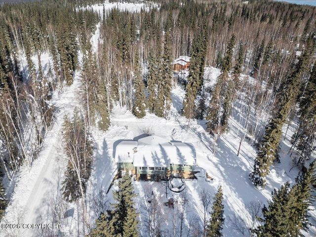 2451 Nugget Loop, Fairbanks, AK 99709