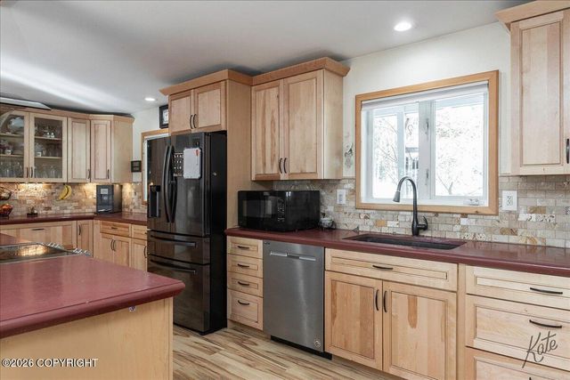 2451 Nugget Loop, Fairbanks, AK 99709