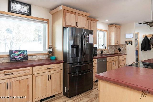 2451 Nugget Loop, Fairbanks, AK 99709