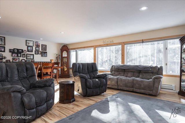 2451 Nugget Loop, Fairbanks, AK 99709