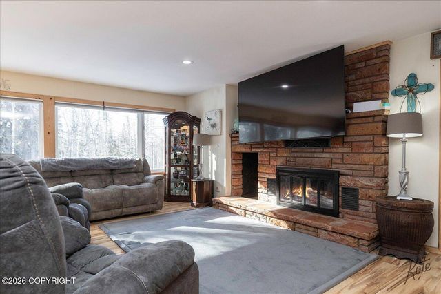 2451 Nugget Loop, Fairbanks, AK 99709