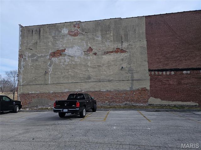 2000-2014 Salisbury Street, St Louis, MO 63107