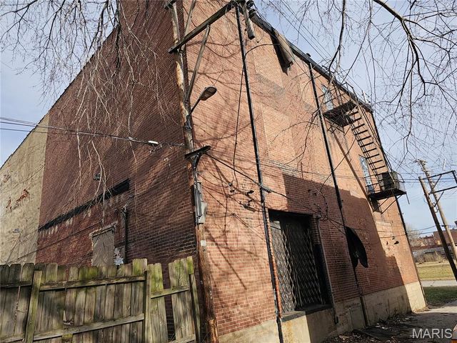 2000-2014 Salisbury Street, St Louis, MO 63107