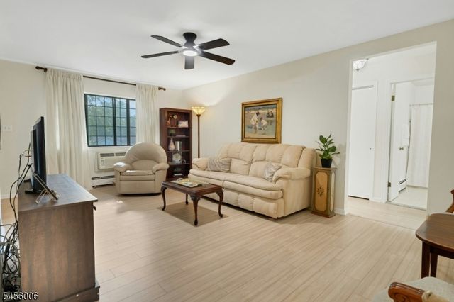 15 Kensington Rd F, Chatham Twp., NJ 07928