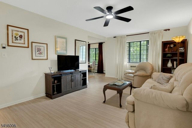15 Kensington Rd F, Chatham Twp., NJ 07928
