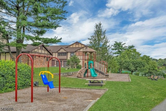 15 Kensington Rd F, Chatham Twp., NJ 07928