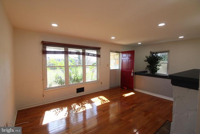 4009 TANEY AVE, Alexandria, VA 22304