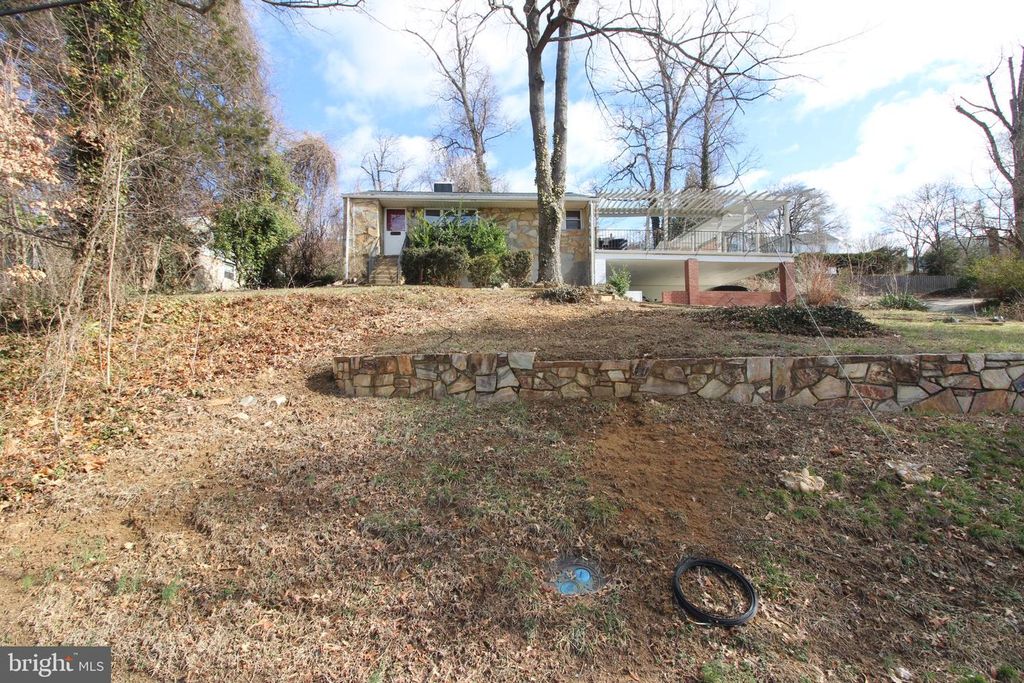 4009 TANEY AVE, Alexandria, VA 22304