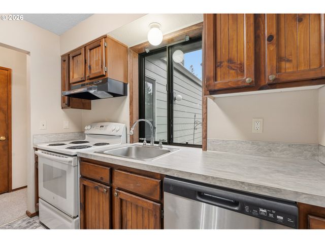 14807 Sw 106TH Ave, Portland, OR 97224