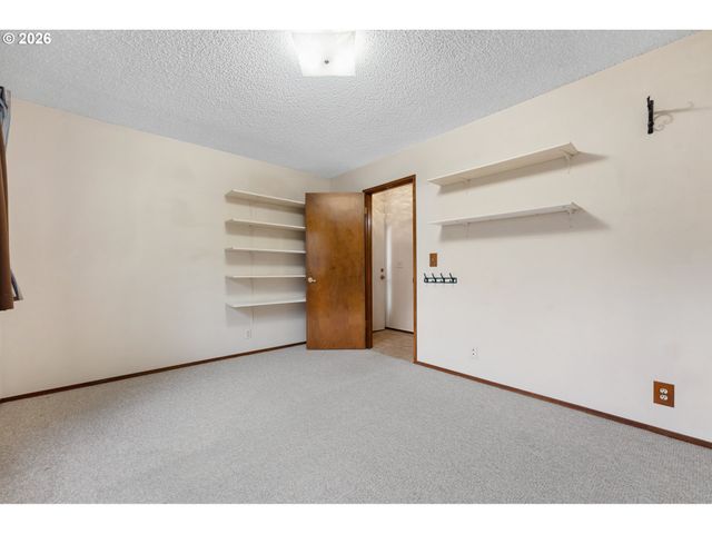 14807 Sw 106TH Ave, Portland, OR 97224