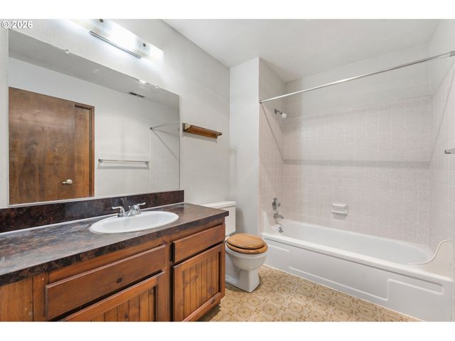 14807 Sw 106TH Ave, Portland, OR 97224