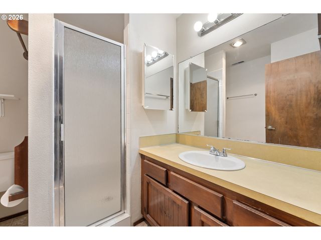 14807 Sw 106TH Ave, Portland, OR 97224