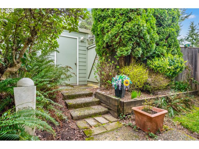 14807 Sw 106TH Ave, Portland, OR 97224