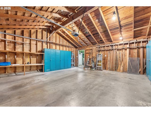 14807 Sw 106TH Ave, Portland, OR 97224