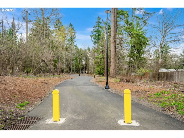 14807 Sw 106TH Ave, Portland, OR 97224