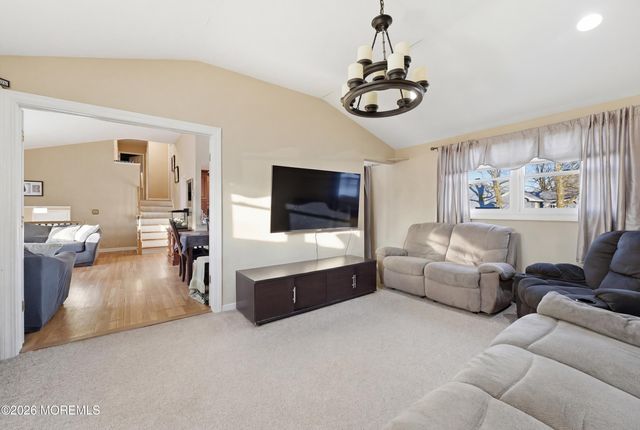 4 Mercury Street, Middletown, NJ 07748