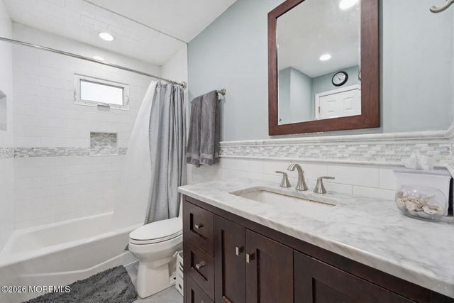 4 Mercury Street, Middletown, NJ 07748
