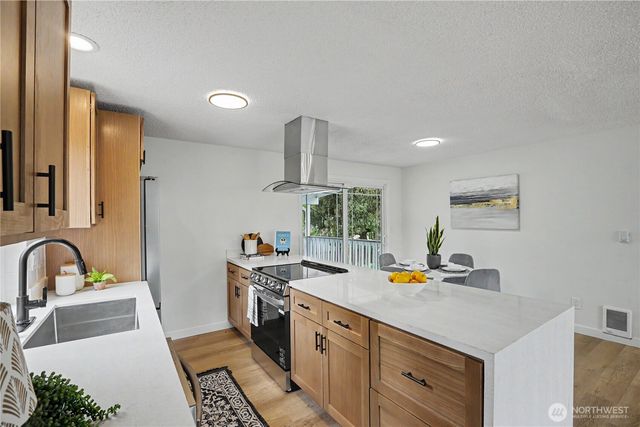 16823 15th Avenue E, Spanaway, WA 98387