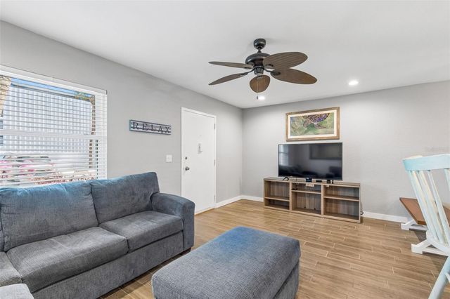 4920 38TH WAY S 101, St Petersburg, FL 33711