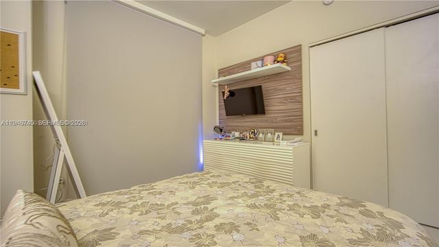 16385 Biscayne Boulevard 1415, North Miami Beach, FL 33160