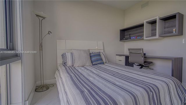 16385 Biscayne Boulevard 1415, North Miami Beach, FL 33160