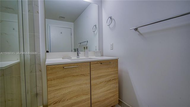 16385 Biscayne Boulevard 1415, North Miami Beach, FL 33160
