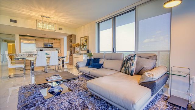 16385 Biscayne Boulevard 1415, North Miami Beach, FL 33160
